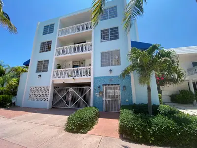 335 COLLINS Avenue 403, Miami Beach – Condominium for rent