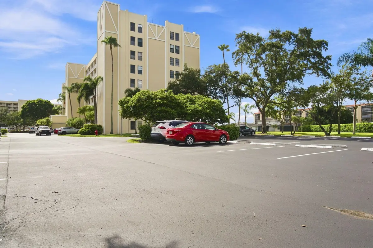 Front of Structure at 7290 Kinghurst Drive 403, Delray Beach