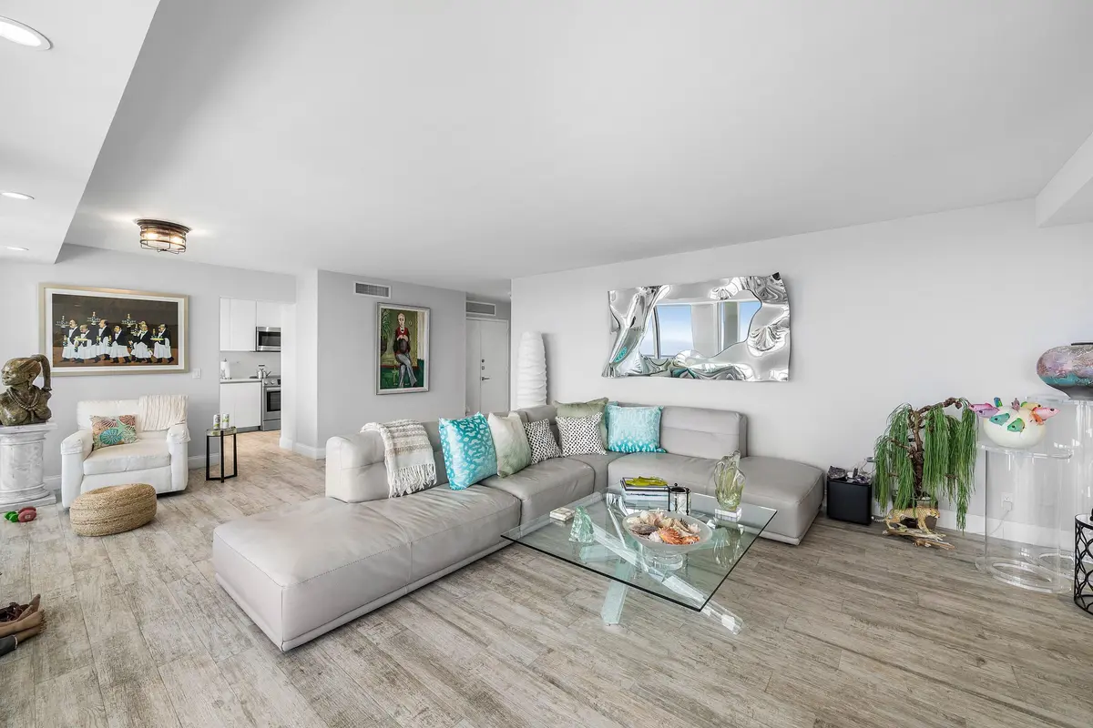 008-2800SouthOceanBoulevard-17L-BocaRato at 2800 S OCEAN Boulevard 17L, Boca Raton