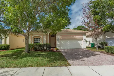 5717 SPANISH RIVER Road, Fort Pierce – Single Family Residence for rent