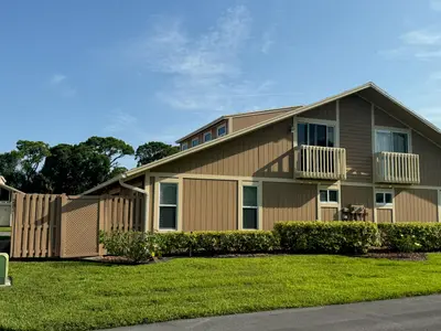 232 Maplecrest Circle, Jupiter – Townhouse for sale