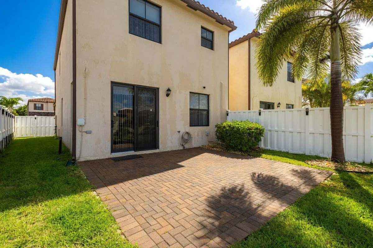 9-web-or-mls-Yn5zi at 3002 Butternut Lane, Riviera Beach