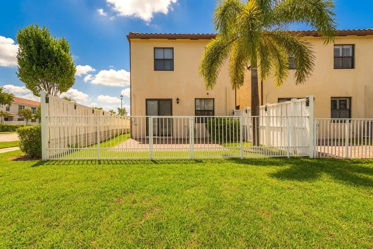 12-web-or-mls-1ajRz at 3002 Butternut Lane, Riviera Beach