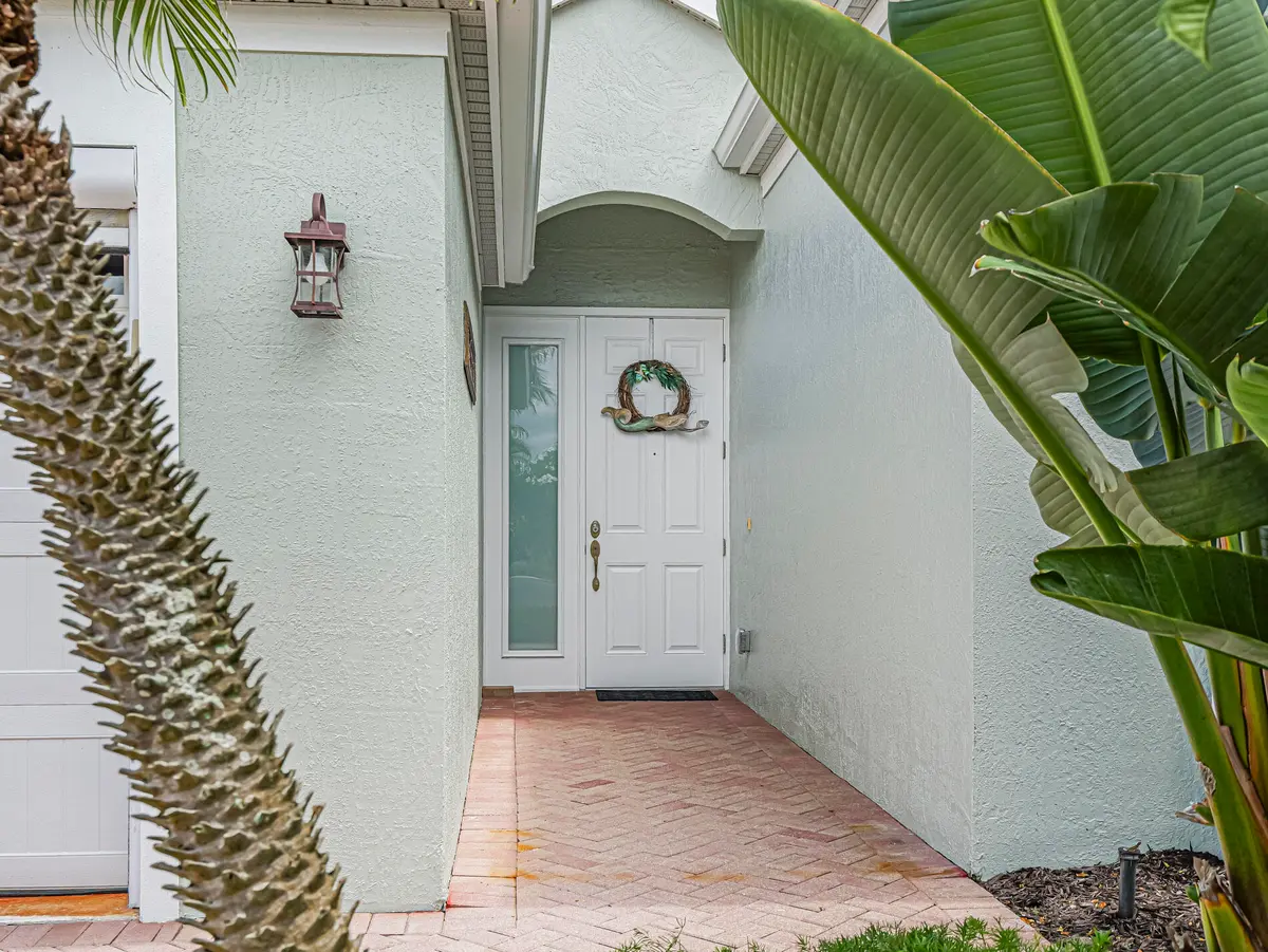 FrontDoor at 3258 LAKESHORE Drive, Fort Pierce