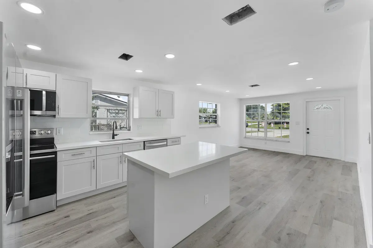 15-web-or-mls-DSC06220 at 354 NW 4th Place, Deerfield Beach