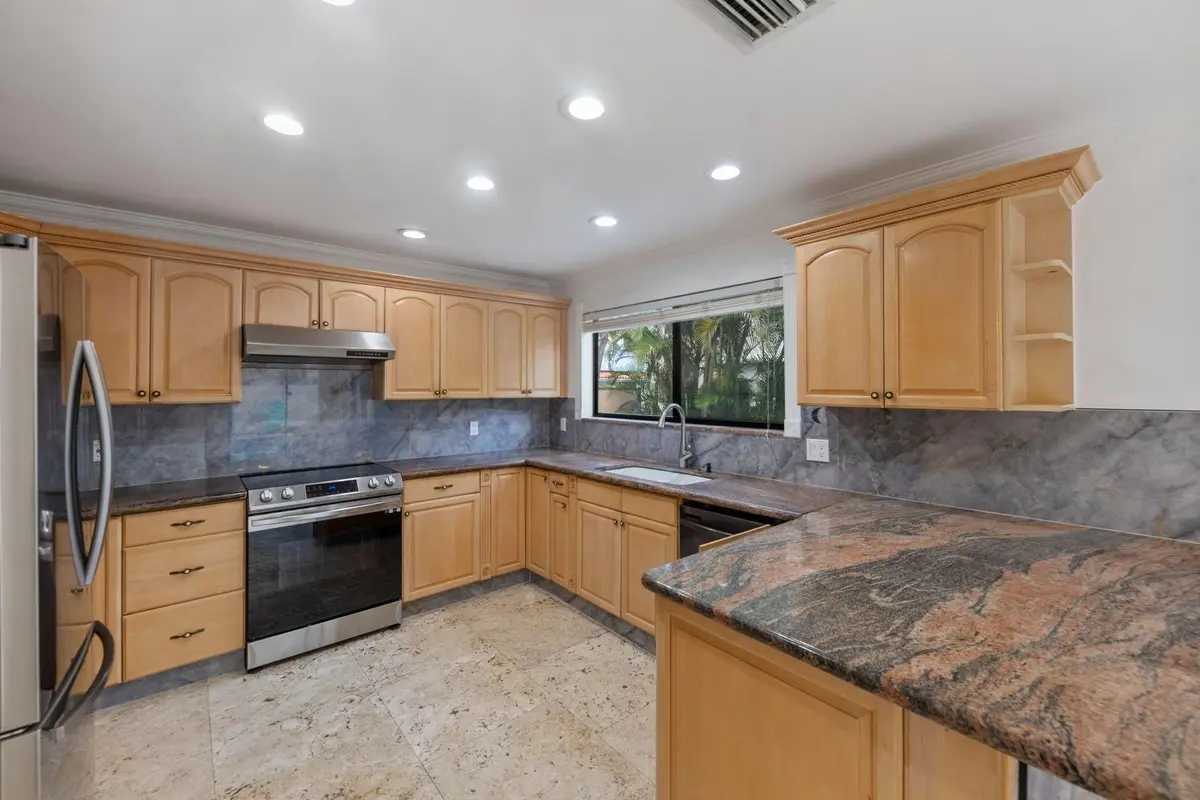 Photo 7 at 476 NW 38TH Terrace, Deerfield Beach