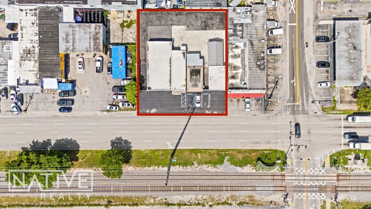 8-web-or-mls-DJI_20260827112546_0846_D ( at 225 N Dixie Highway, Hallandale Beach