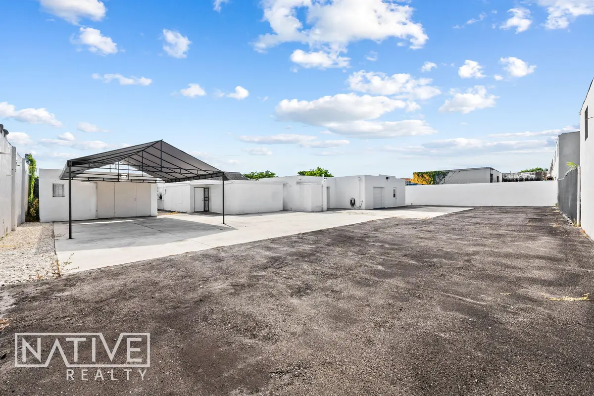18-web-or-mls-DSC_1802 at 225 N Dixie Highway, Hallandale Beach