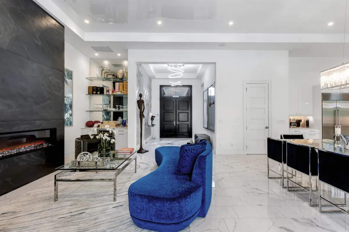 LIVING_ROOM_TO_FRONT at 904 NW 2ND Street, Boca Raton