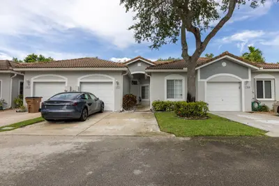 1271 SW 48TH Terrace, Deerfield Beach – Villa for sale