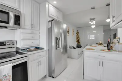 700 SE 6th Avenue 107, Deerfield Beach – Condominium for sale