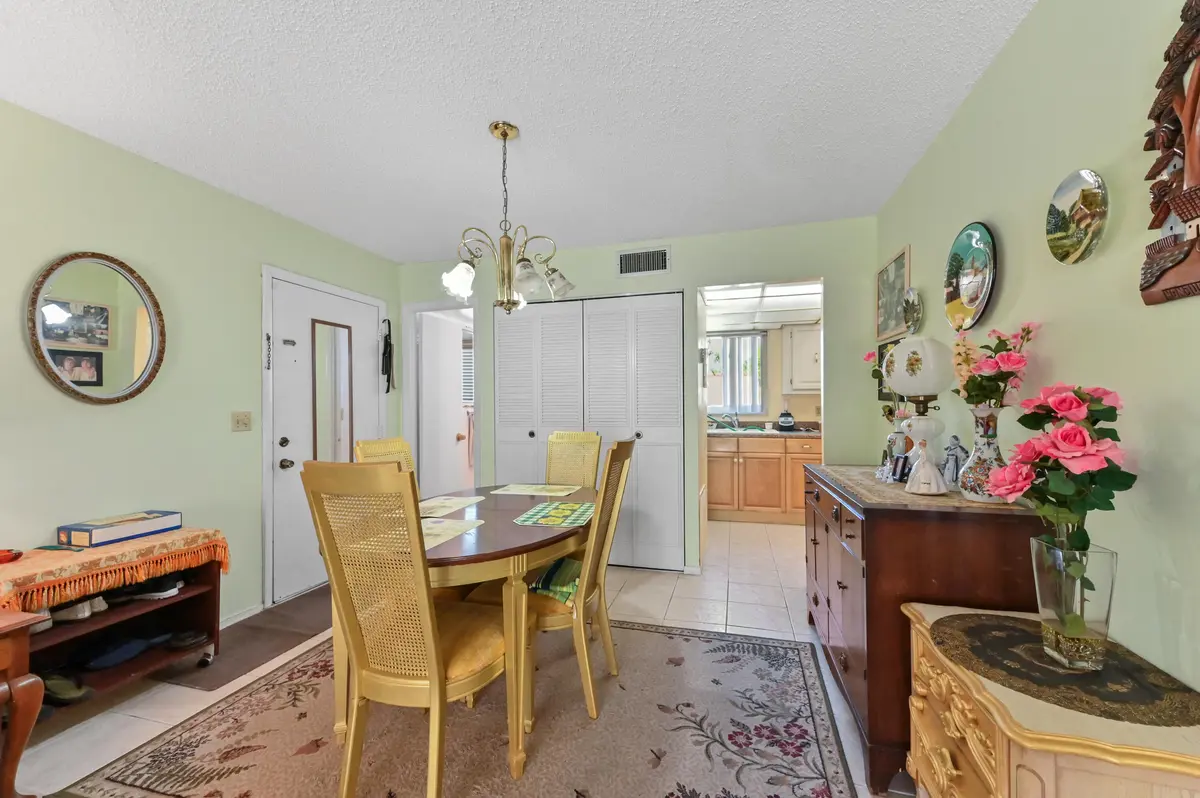 05 dining area 02 at 368 Lake Frances Drive 368, West Palm Beach