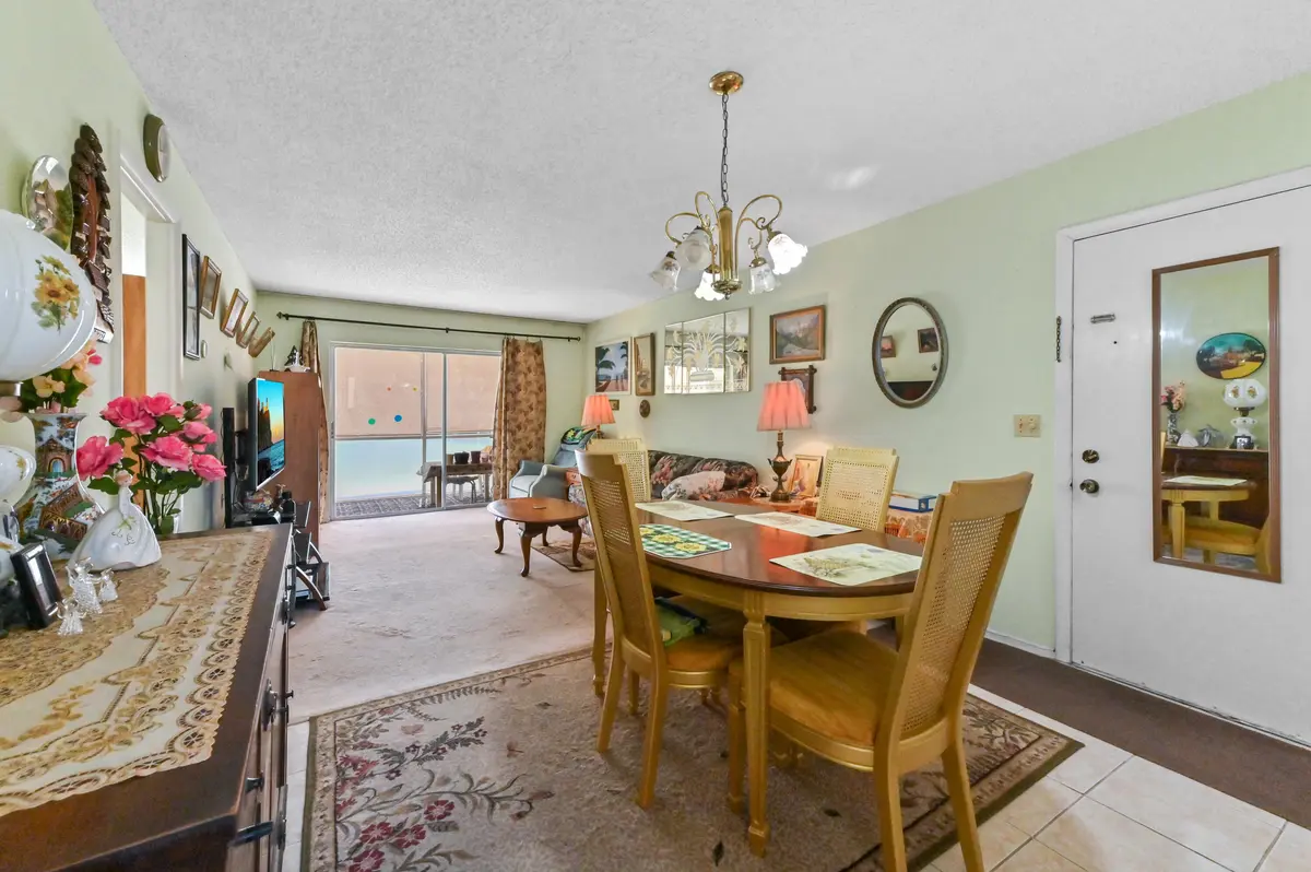 06 dining area 03 at 368 Lake Frances Drive 368, West Palm Beach