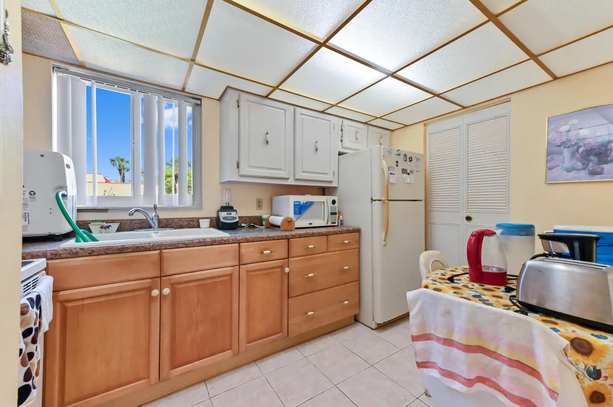 07 kitchen 01 at 368 Lake Frances Drive 368, West Palm Beach