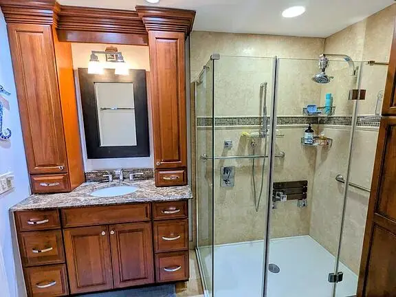 Great Shower at 134 CYPRESS POINT Drive 134, Palm Beach Gardens