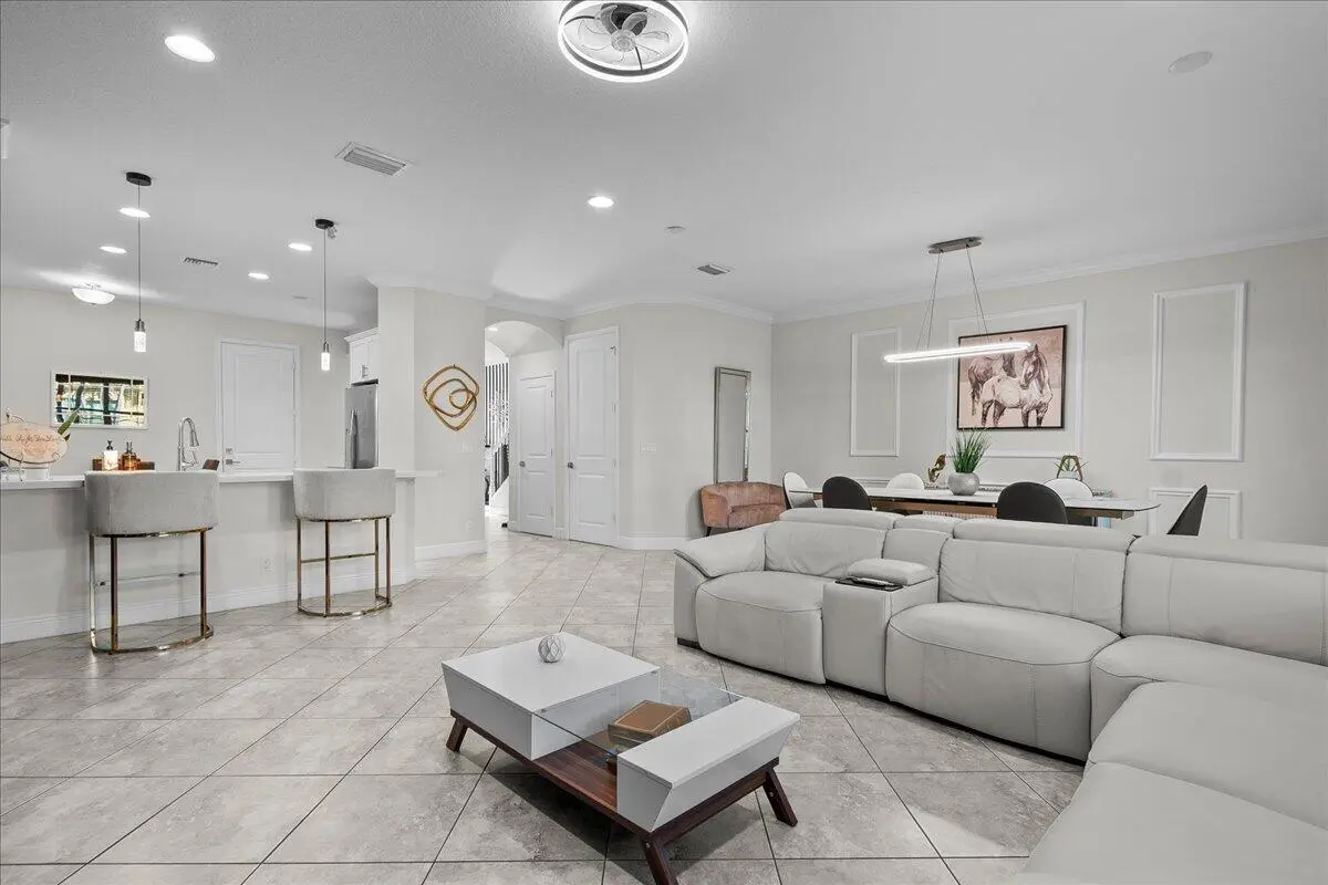 131 Sword Fern Pl at 131 SWORD FERN Place, Wellington