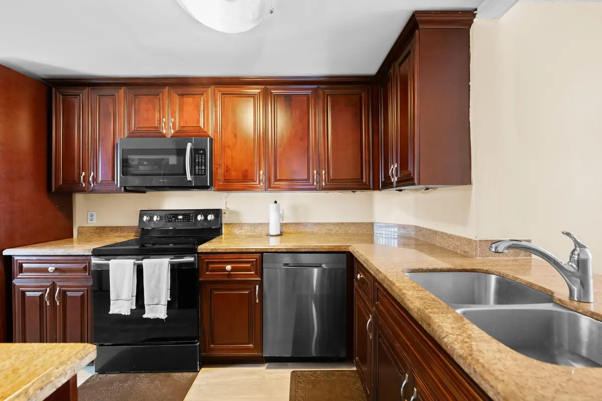 16-web-or-mls-DSC_2134 at 2029 N OCEAN Boulevard 403, Fort Lauderdale