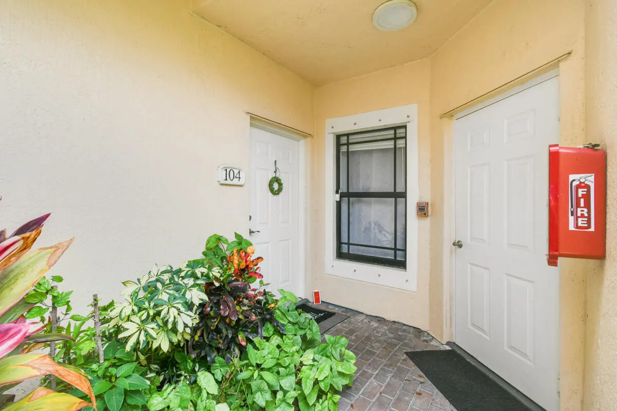 Entrance at 2916 TUSCANY Court 104, Palm Beach Gardens