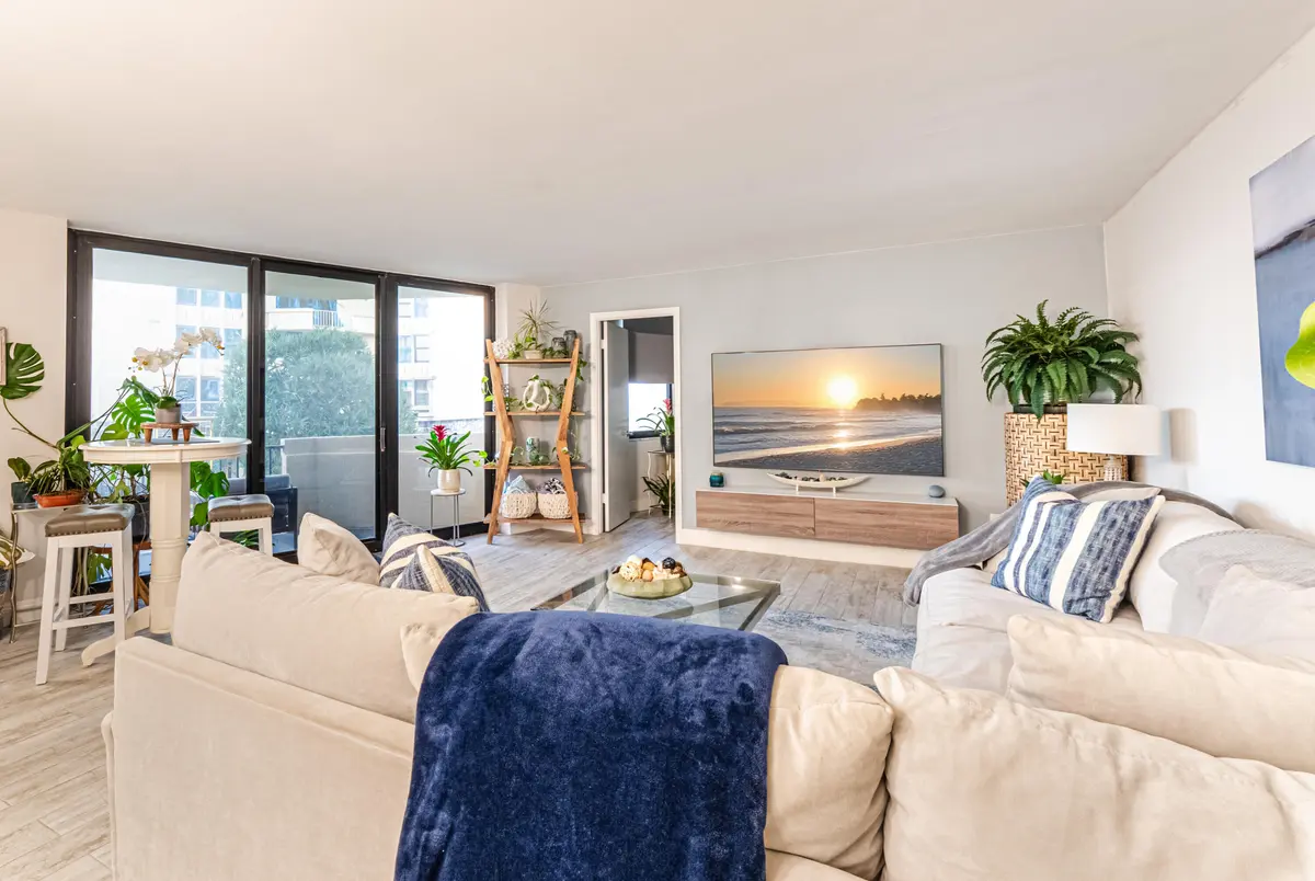- Angle 2 at 2800 N OCEAN Drive B-2D, Singer Island