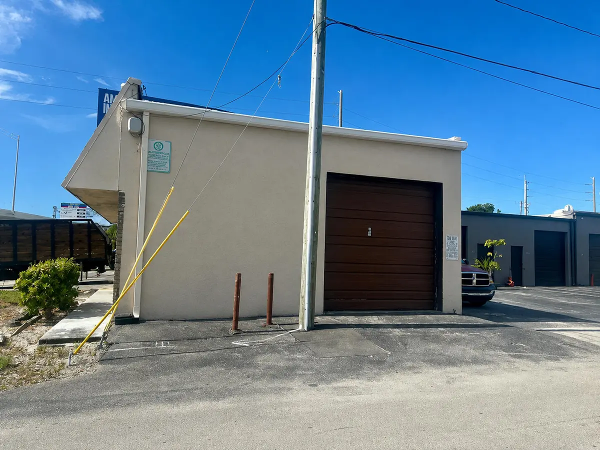 edited_building_high_quality at 4493 NW 8th Avenue 8, Oakland Park