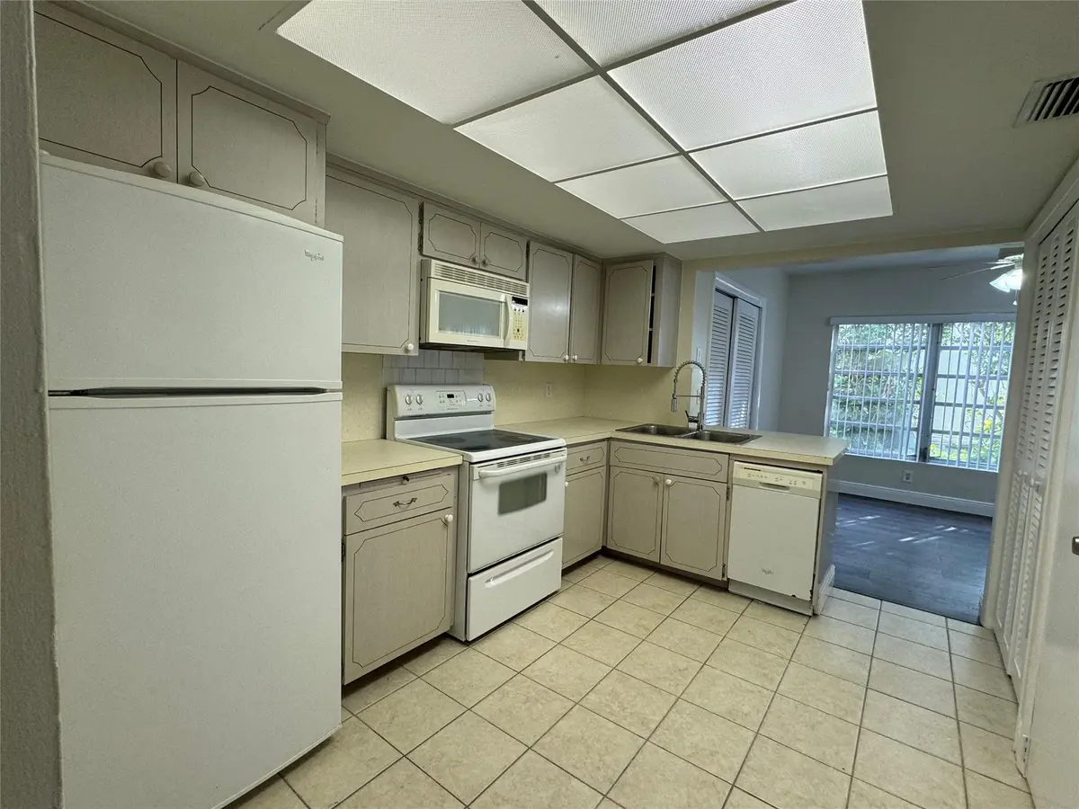 Photo 7 at 1060 NE 23rd Terrace 2, Pompano Beach