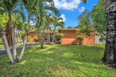 7399 NW 20TH Court, Sunrise – Single Family Residence for sale