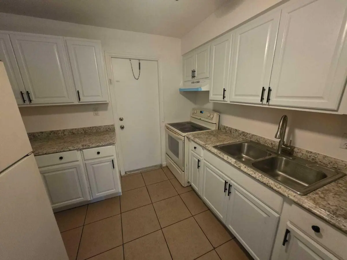 Kitchen at 404 NE 4th Street 1, Pompano Beach