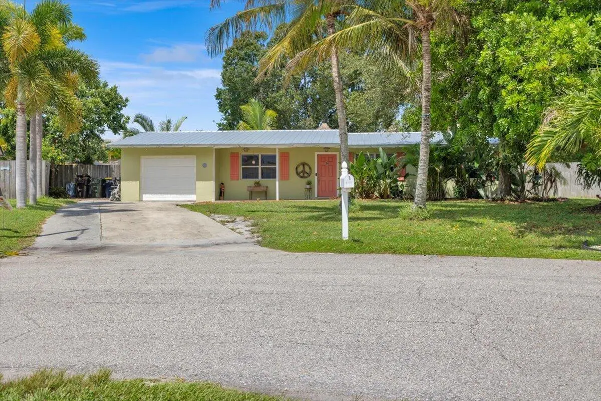 11-GG3A8456 at 1121 SE ALAMANDA Lane, Stuart