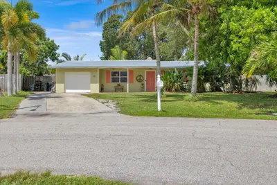 1121 SE ALAMANDA Lane, Stuart – Single Family Residence for sale