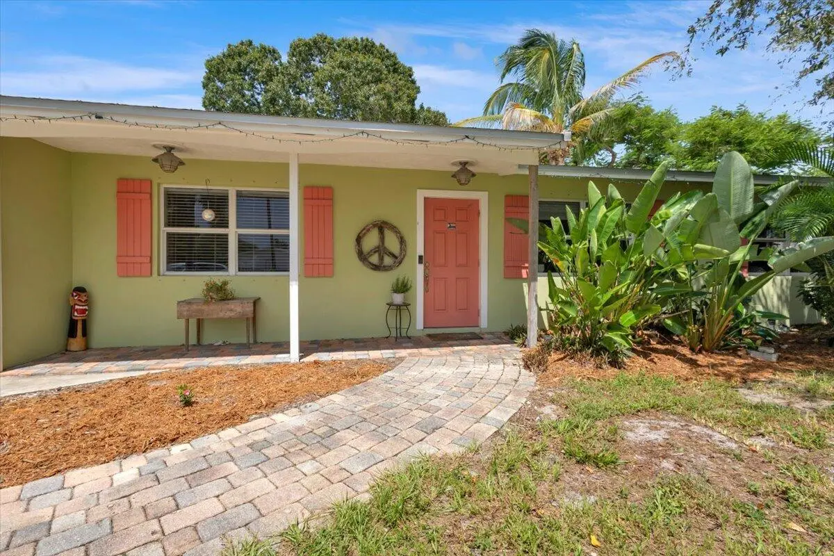 15-GG3A8468 at 1121 SE ALAMANDA Lane, Stuart