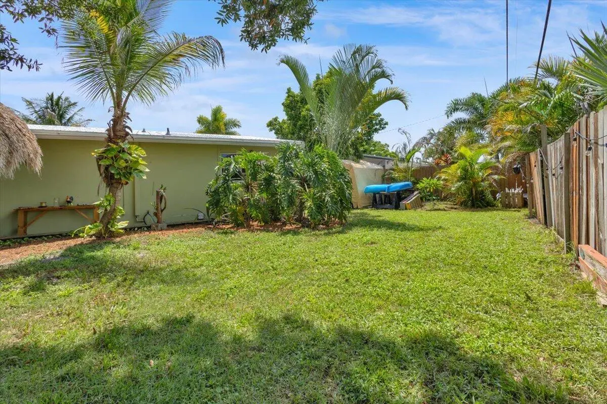 18-GG3A8477 at 1121 SE ALAMANDA Lane, Stuart