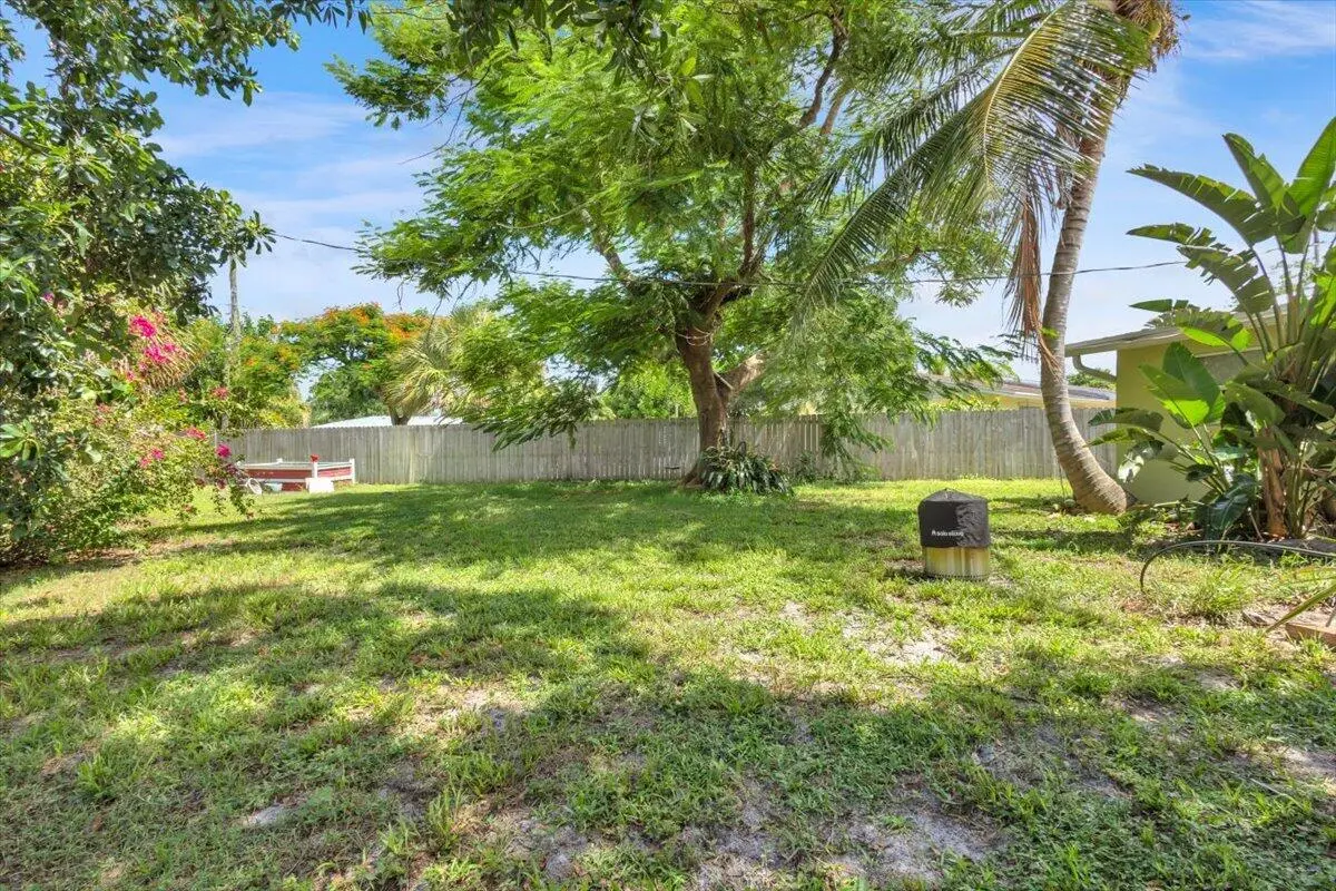 22-GG3A8489 at 1121 SE ALAMANDA Lane, Stuart