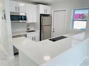 2408 NE 4th Street, Pompano Beach – Townhouse for rent