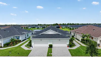 2048 SE Crosswood Way, Port St. Lucie – Villa for sale
