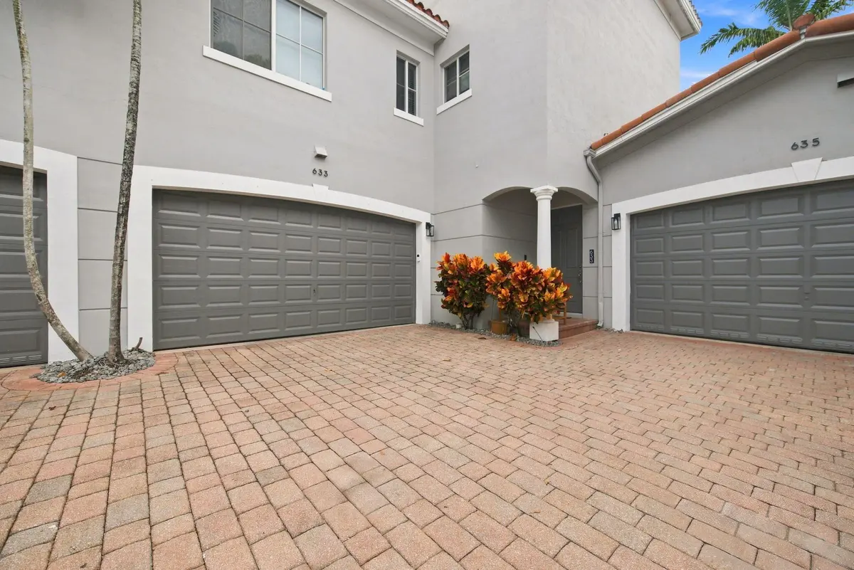 5-web-or-mls-633-ne-11th-ave-2 at 633 NE 11TH Avenue, Fort Lauderdale