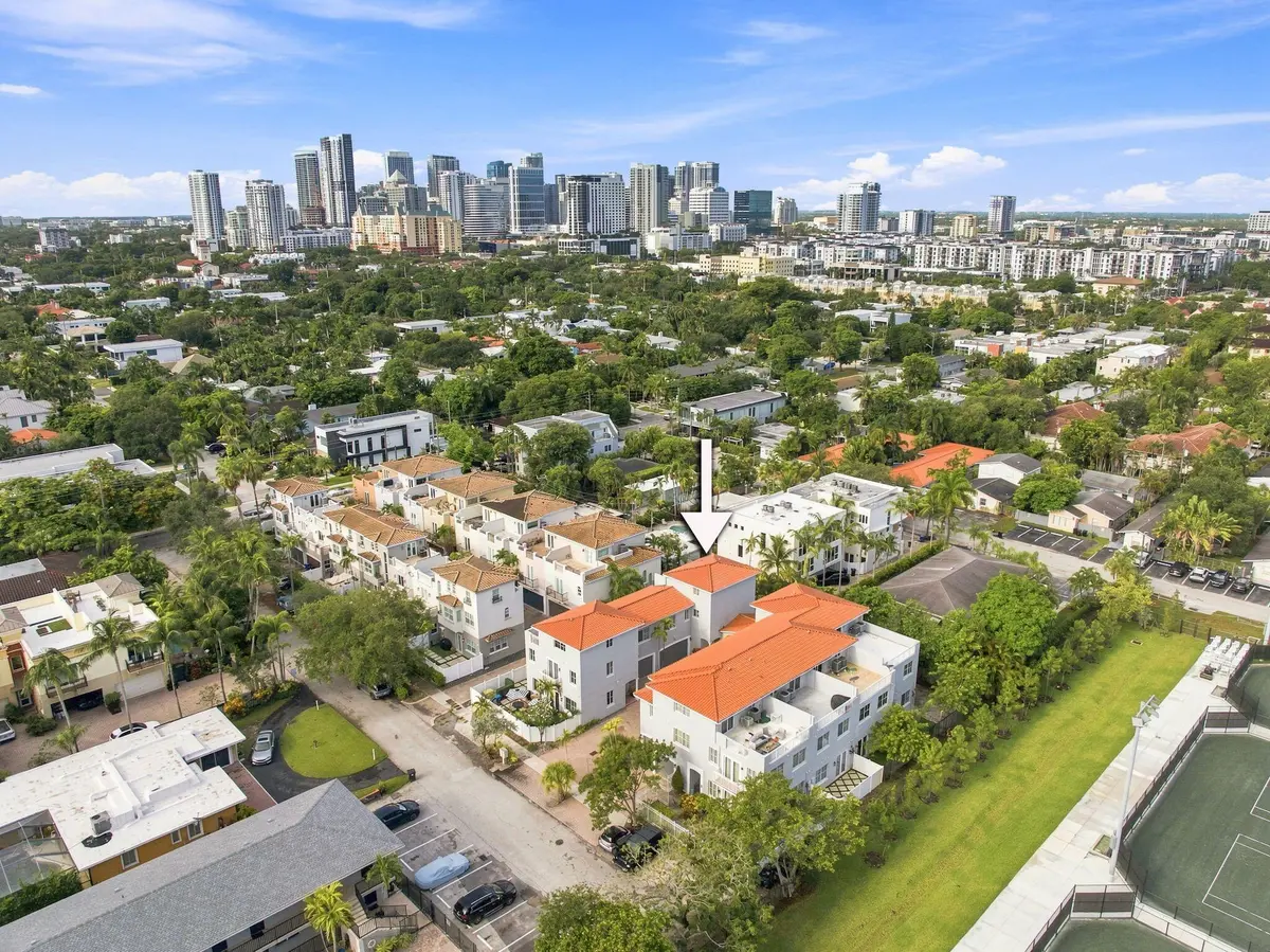 45-web-or-mls-633-ne-11th-ave-2 at 633 NE 11TH Avenue, Fort Lauderdale