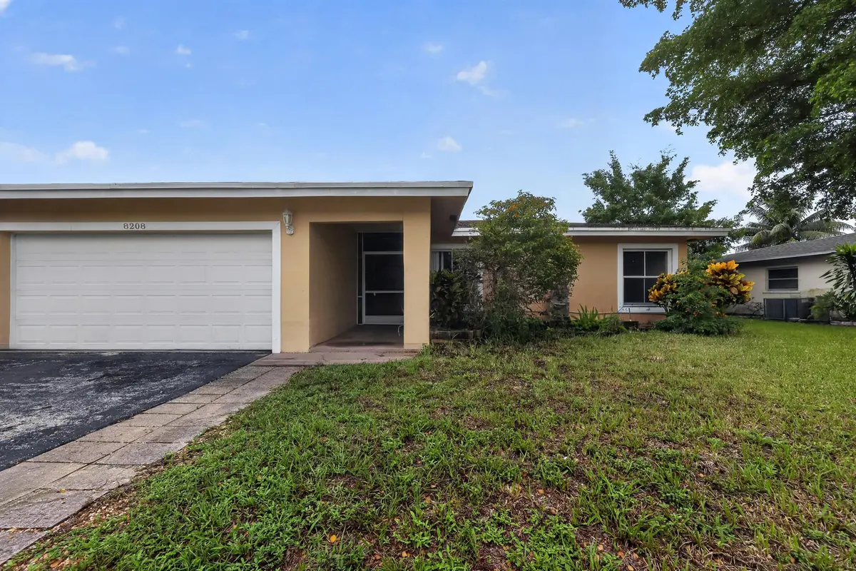 8208 NW 75TH Avenue, Tamarac, FL – photo 3