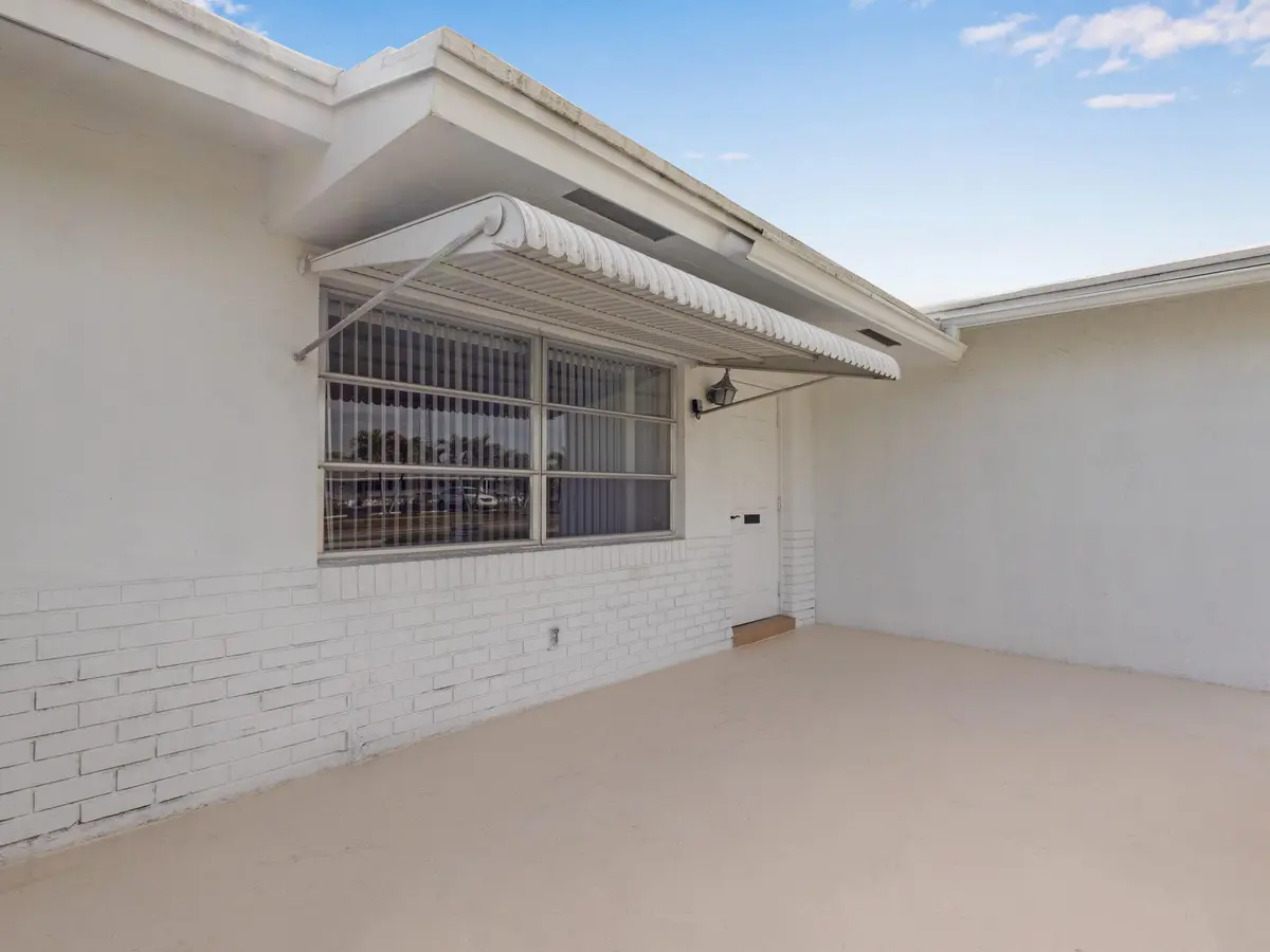 Entry at 2016 SW Golf Lane, Boynton Beach