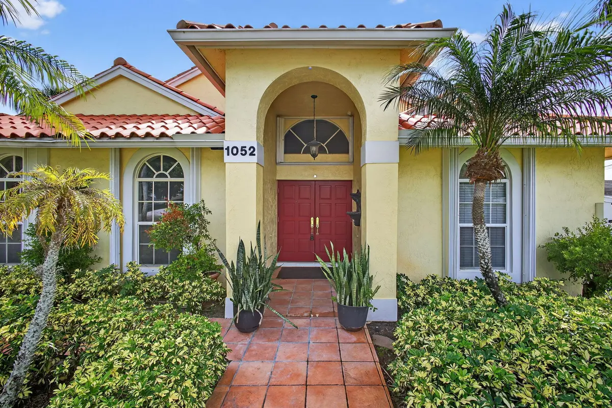 7-web-or-mls-BS1A9940 at 1052 W SHORE Drive, West Palm Beach