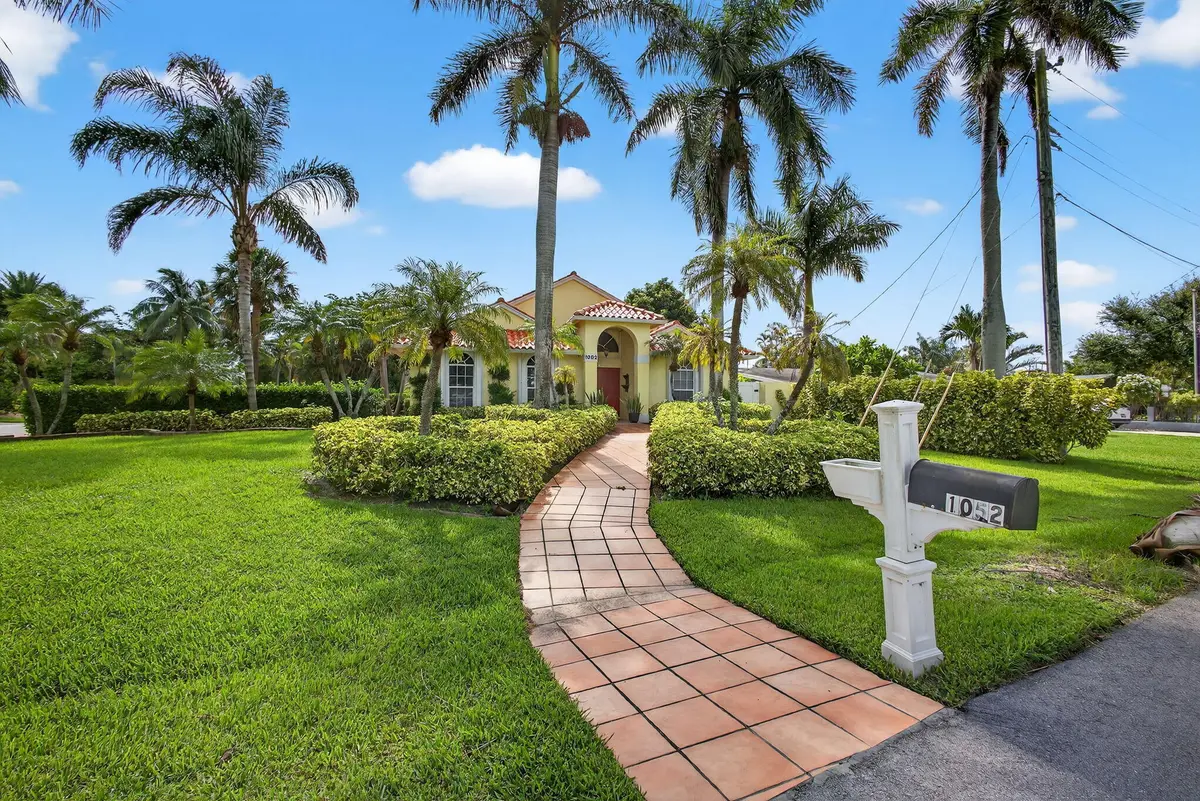 4-web-or-mls-BS1A9918 at 1052 W SHORE Drive, West Palm Beach