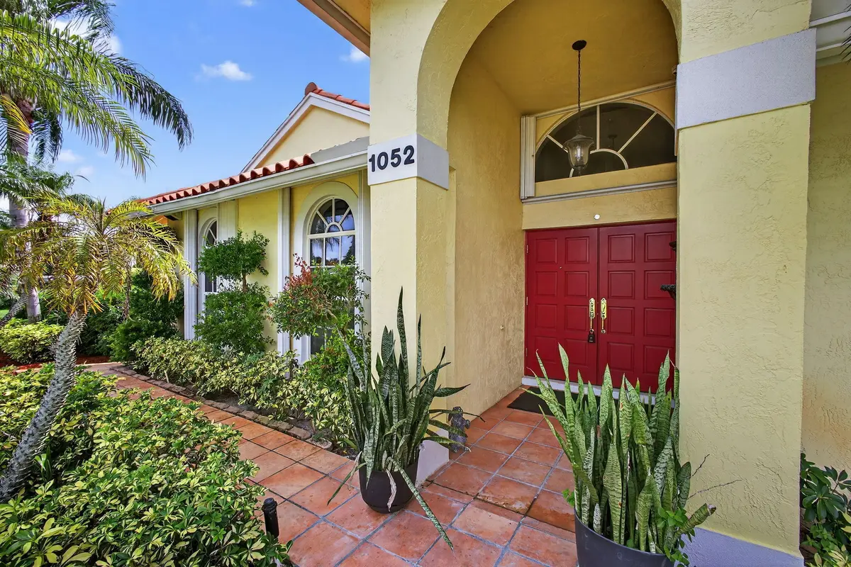8-web-or-mls-BS1A9945 at 1052 W SHORE Drive, West Palm Beach