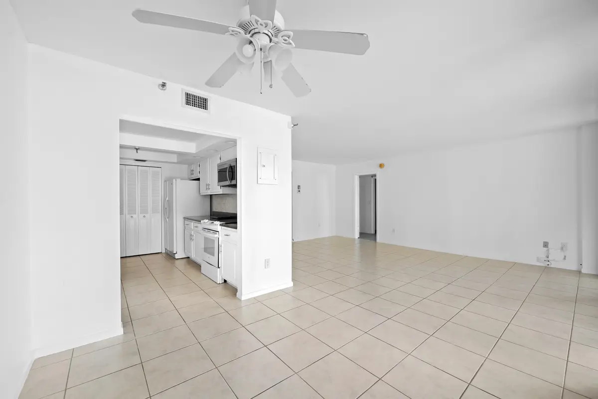 DSC_0819 at 859 Jeffery Street 312, Boca Raton