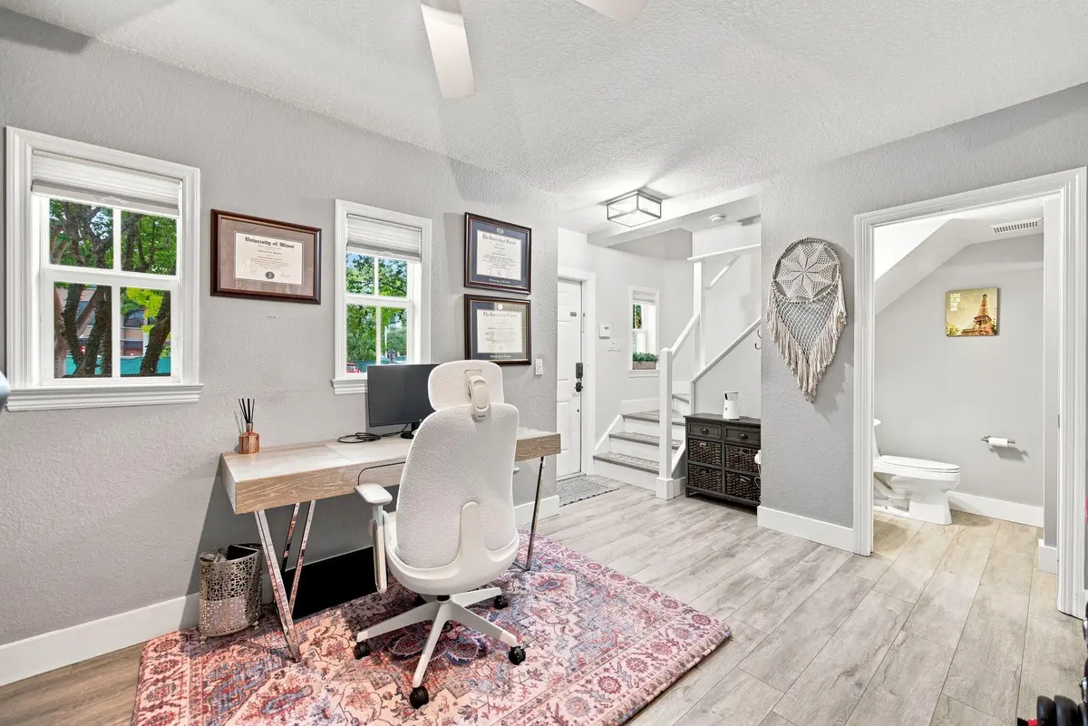 13-web-or-mls-506-ne-7th-ave-1 at 506 NE 7TH Avenue #1, Fort Lauderdale