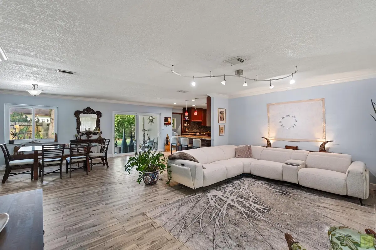 08 liv2 at 291 Lake Drive, Coconut Creek