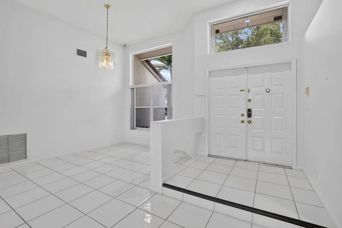 7-web-or-mls-_A7A3615 at 924 SPOONBILL Circle, Weston