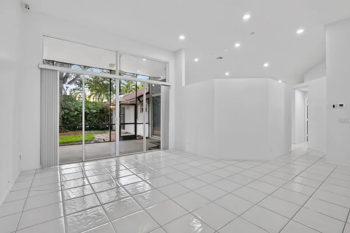 8-web-or-mls-_A7A3620 at 924 SPOONBILL Circle, Weston