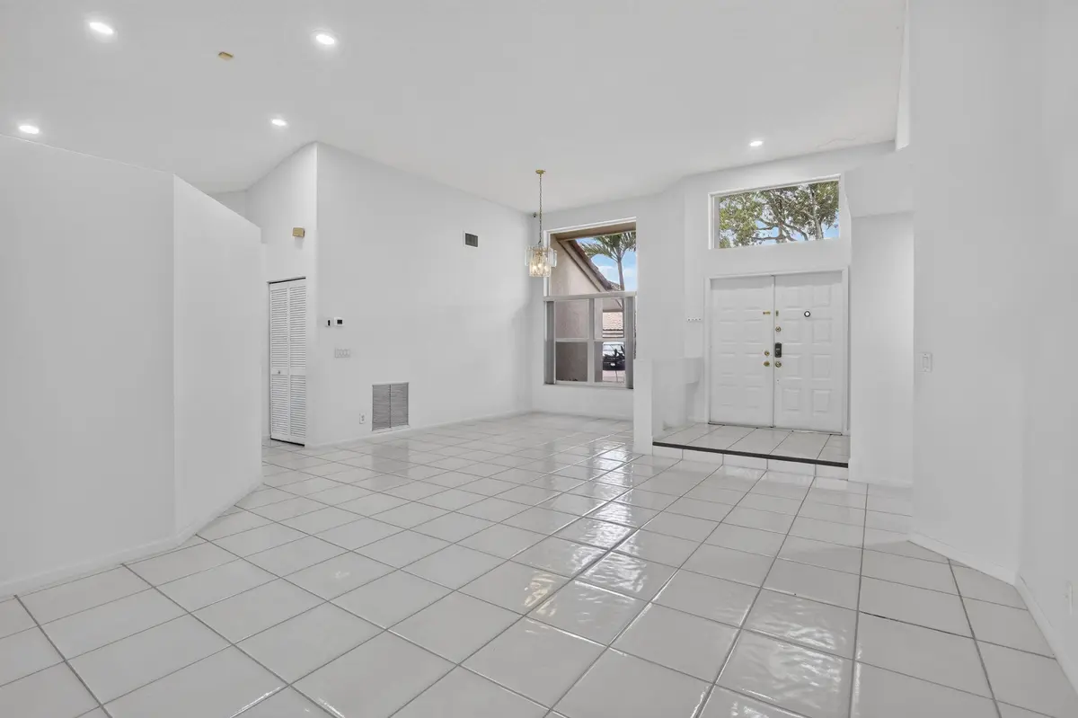 9-web-or-mls-_A7A3625 at 924 SPOONBILL Circle, Weston