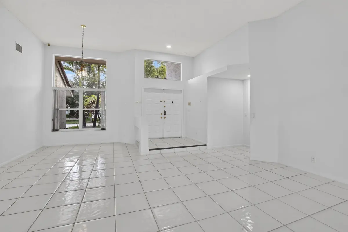 10-web-or-mls-_A7A3630 at 924 SPOONBILL Circle, Weston