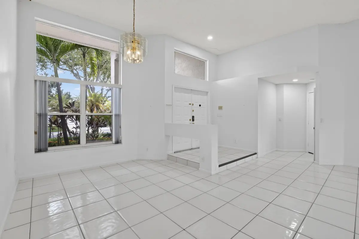 11-web-or-mls-_A7A3635 at 924 SPOONBILL Circle, Weston
