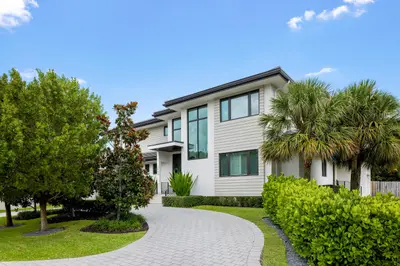 2400 NE 27th Avenue, Fort Lauderdale – Single Family Residence for sale